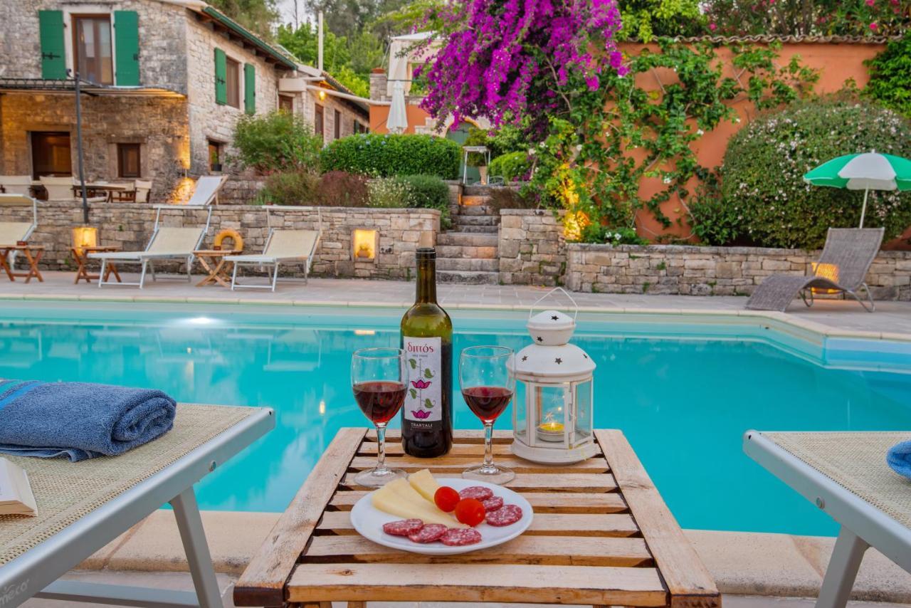 Villa Kiparissi Kourtaiika Exterior foto